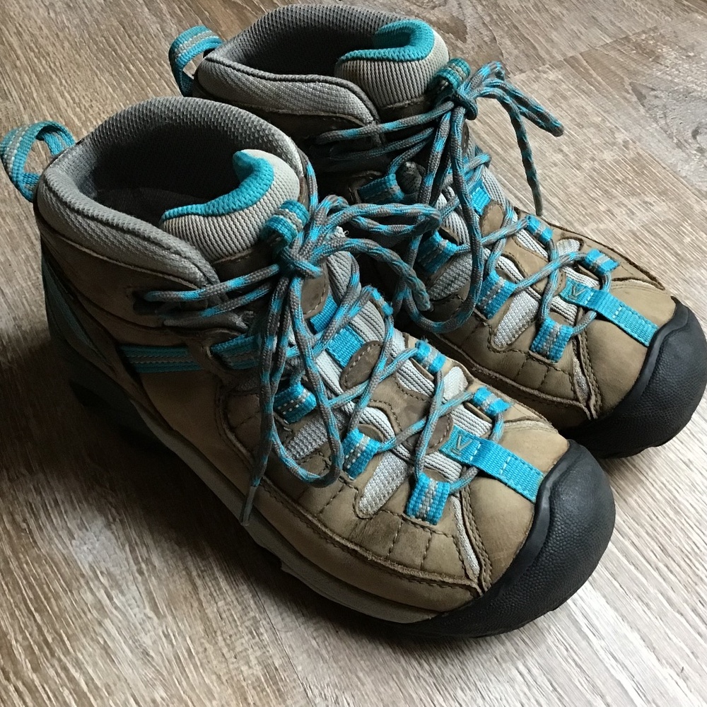 KEEN Targhee II Mid Waterproof Hiking Shoes